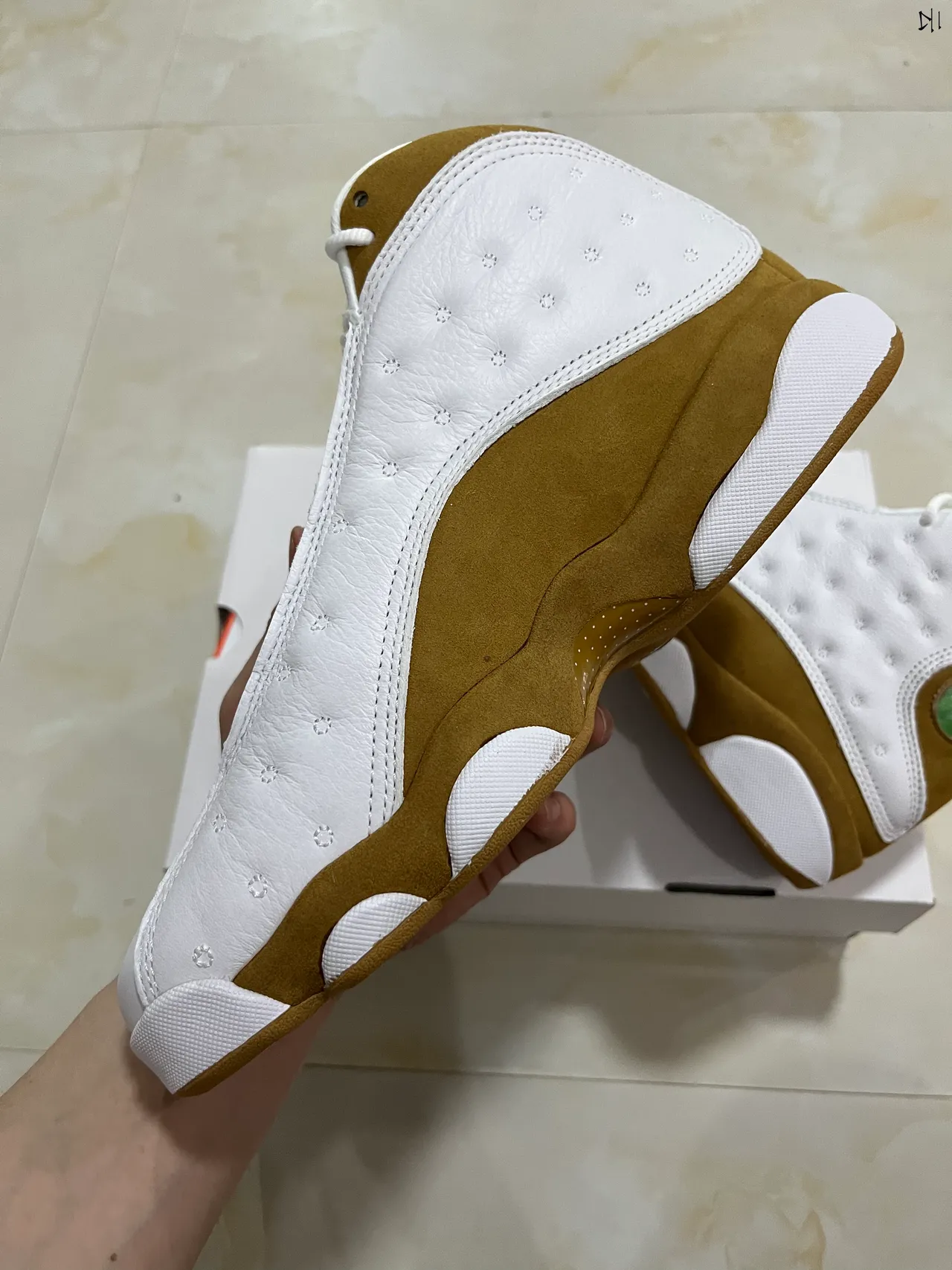 Air Jordan 13 White Tan Quilted Basketball Shoes 7