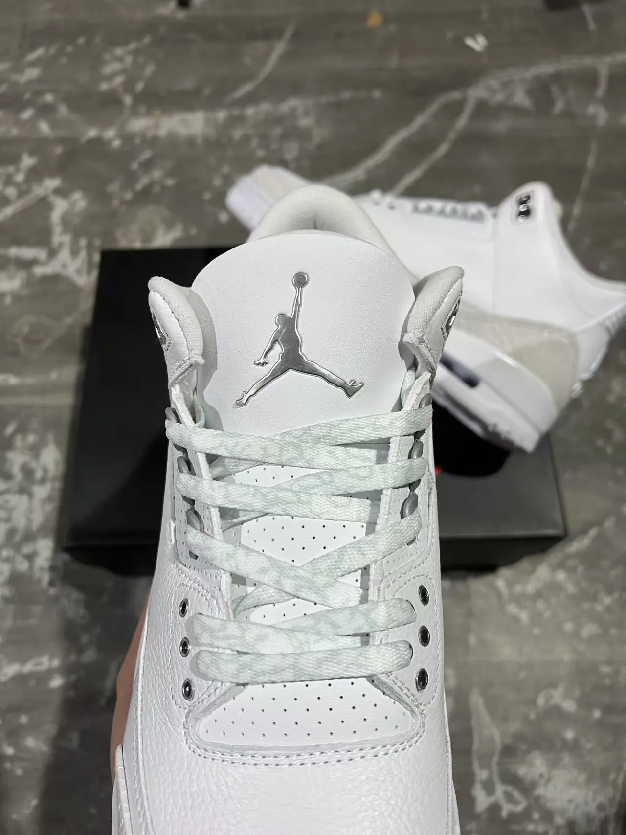 Air Jordan 3 Tênis de Basquete com Estampa de Elefante Branco 4
