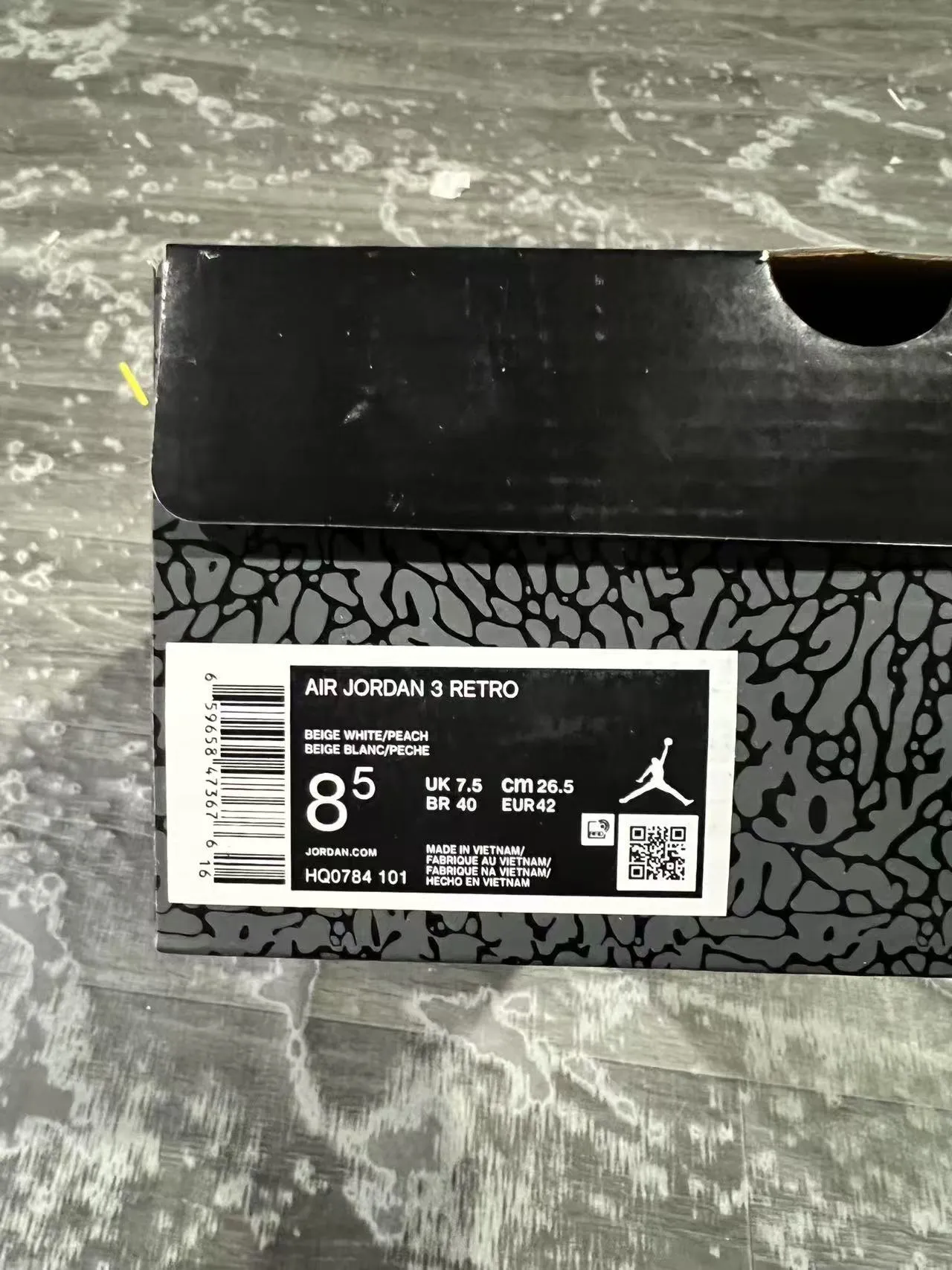 Tênis de basquete Air Jordan 3 com estampa de elefante branco, azul-claro e rosa 9