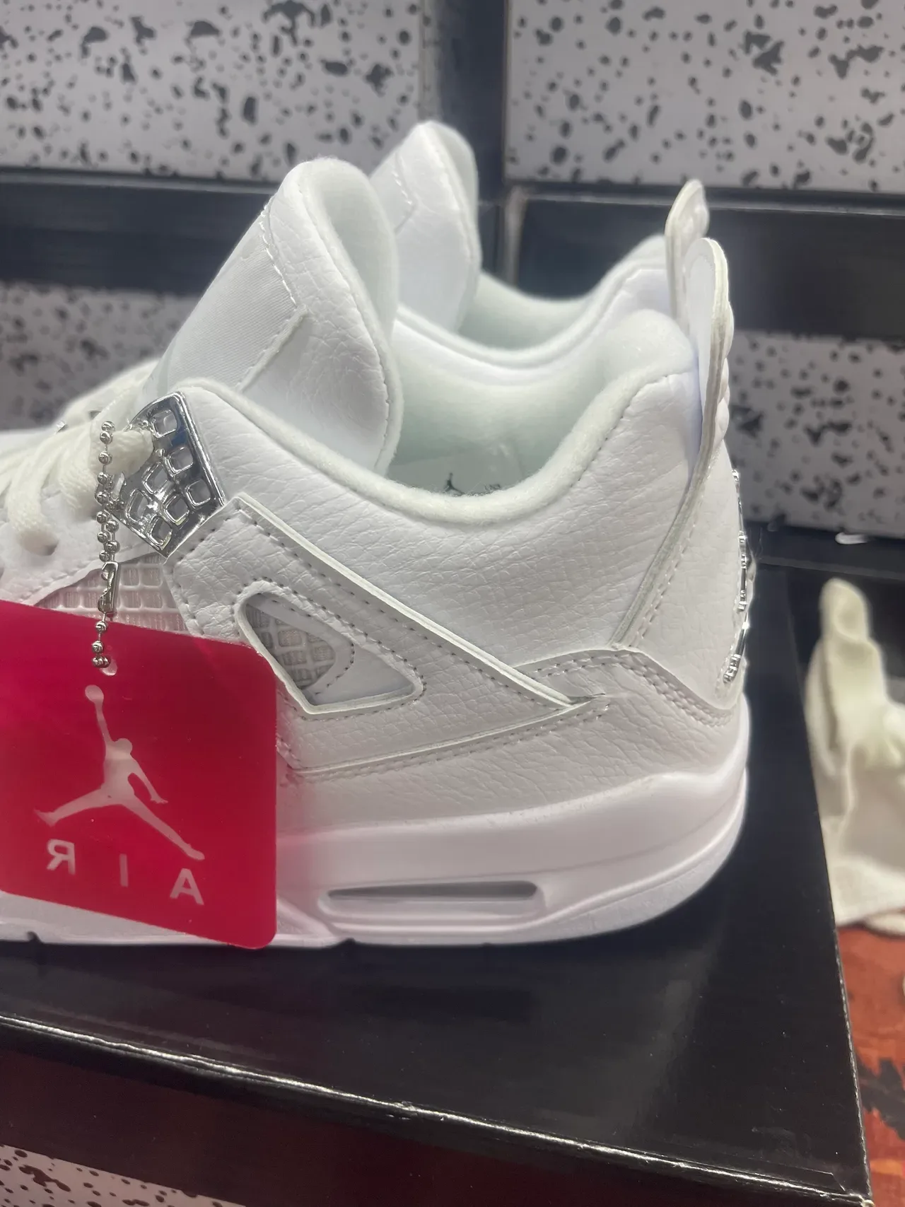 Air Jordan 4 Chaussures de Basketball Toutes Blanches avec Serrure de Lacets Métallique 5