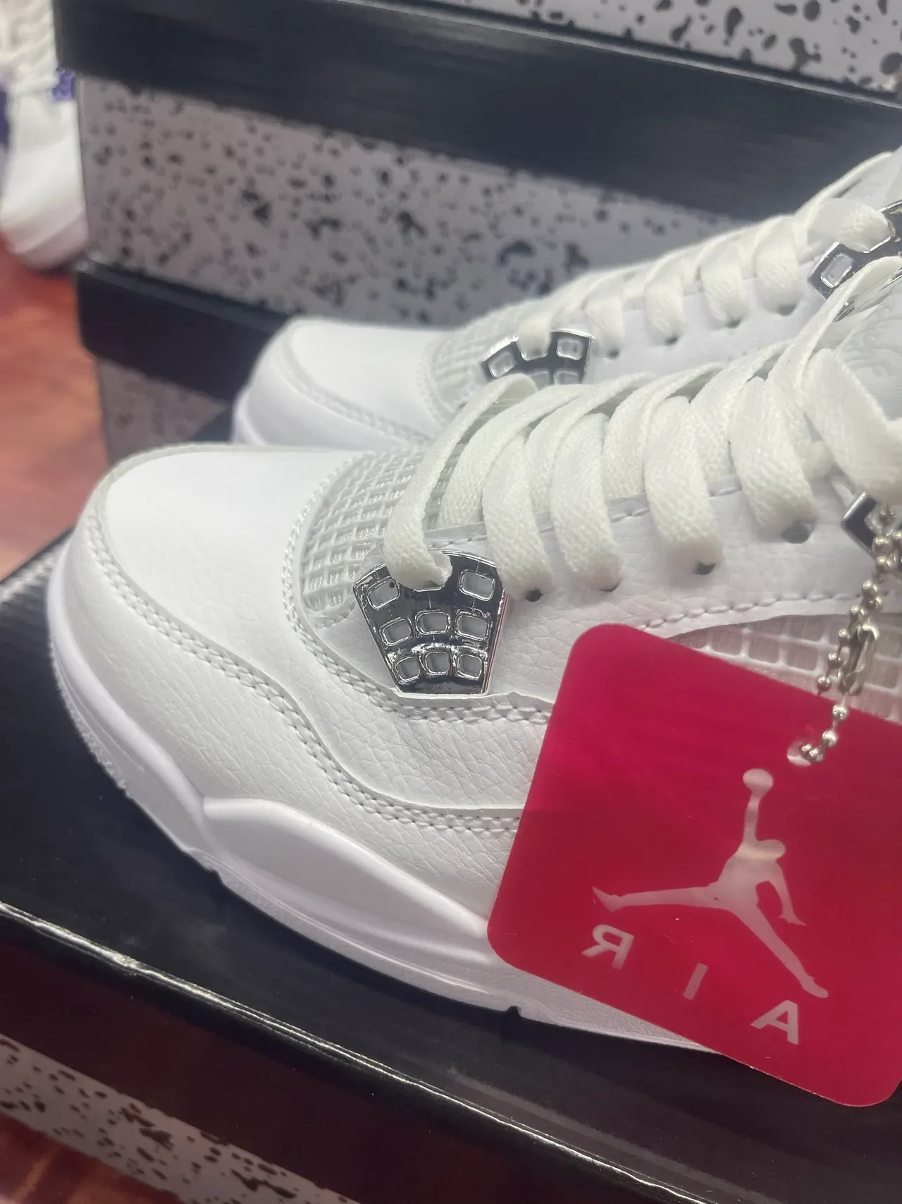 Air Jordan 4 Chaussures de Basketball Toutes Blanches avec Serrure de Lacets Métallique 6