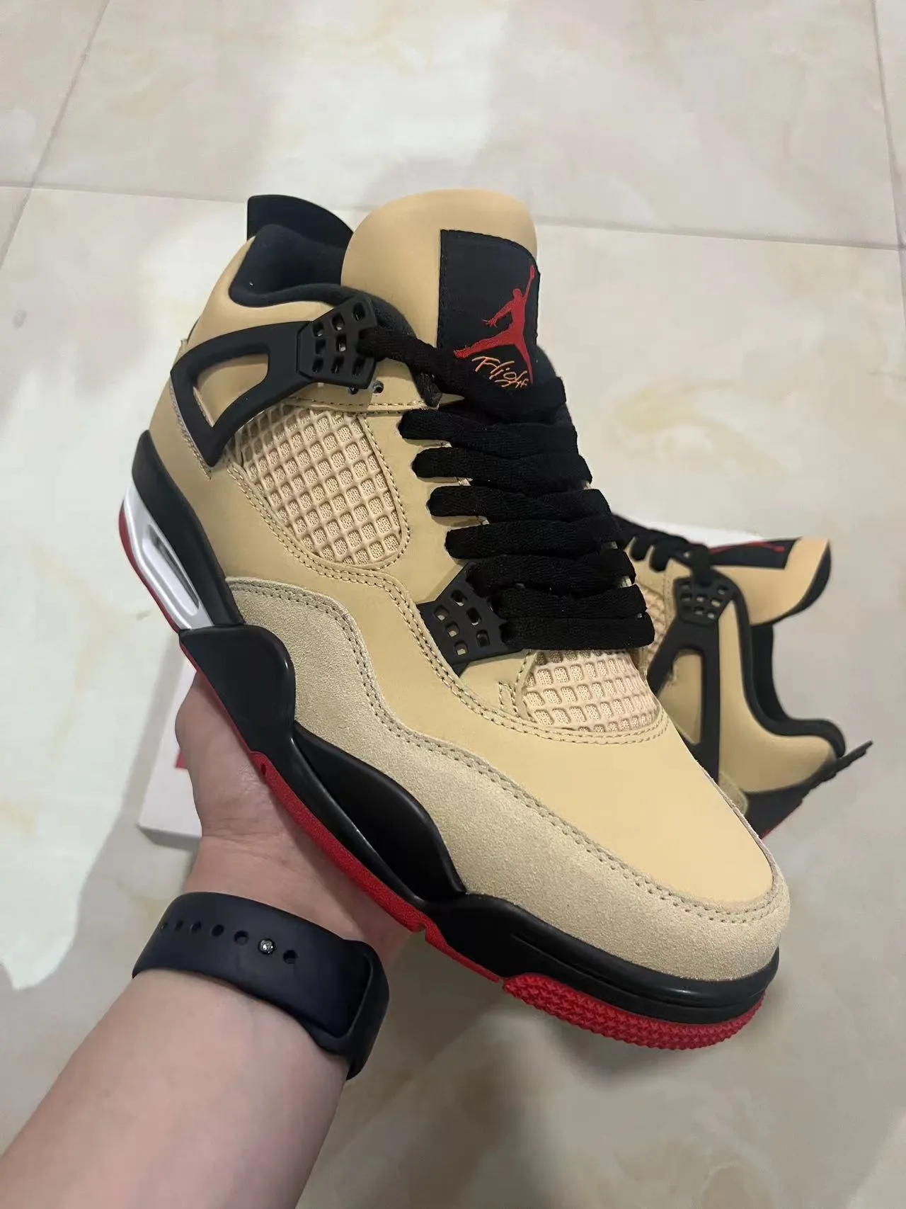 Tênis de basquete Air Jordan 4 bege preto vermelho 2