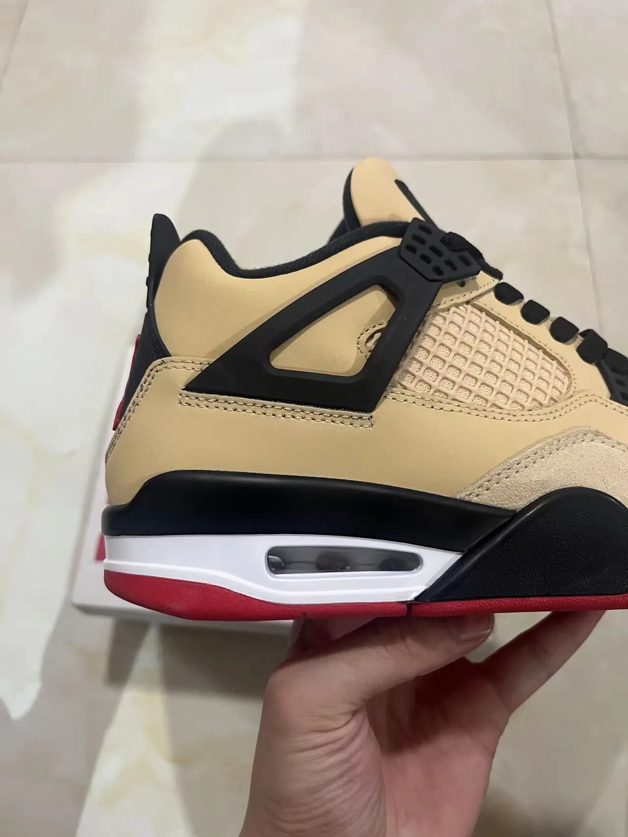 Tênis de basquete Air Jordan 4 bege preto vermelho 7