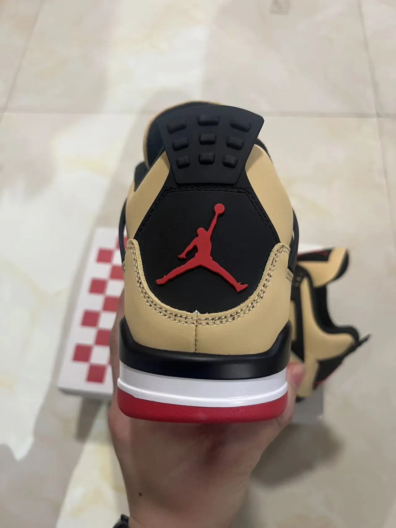 Tênis de basquete Air Jordan 4 bege preto vermelho 8