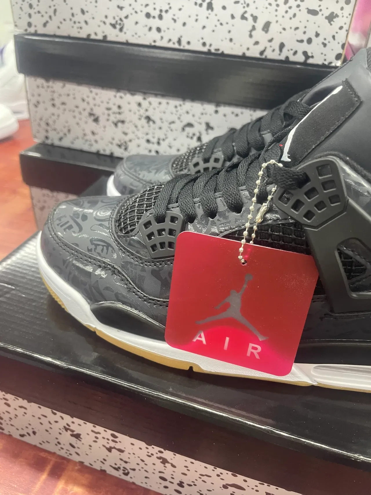 Air Jordan 4 Tênis de Basquete Preto Branco Alto Couro Patentado Brilhante 2
