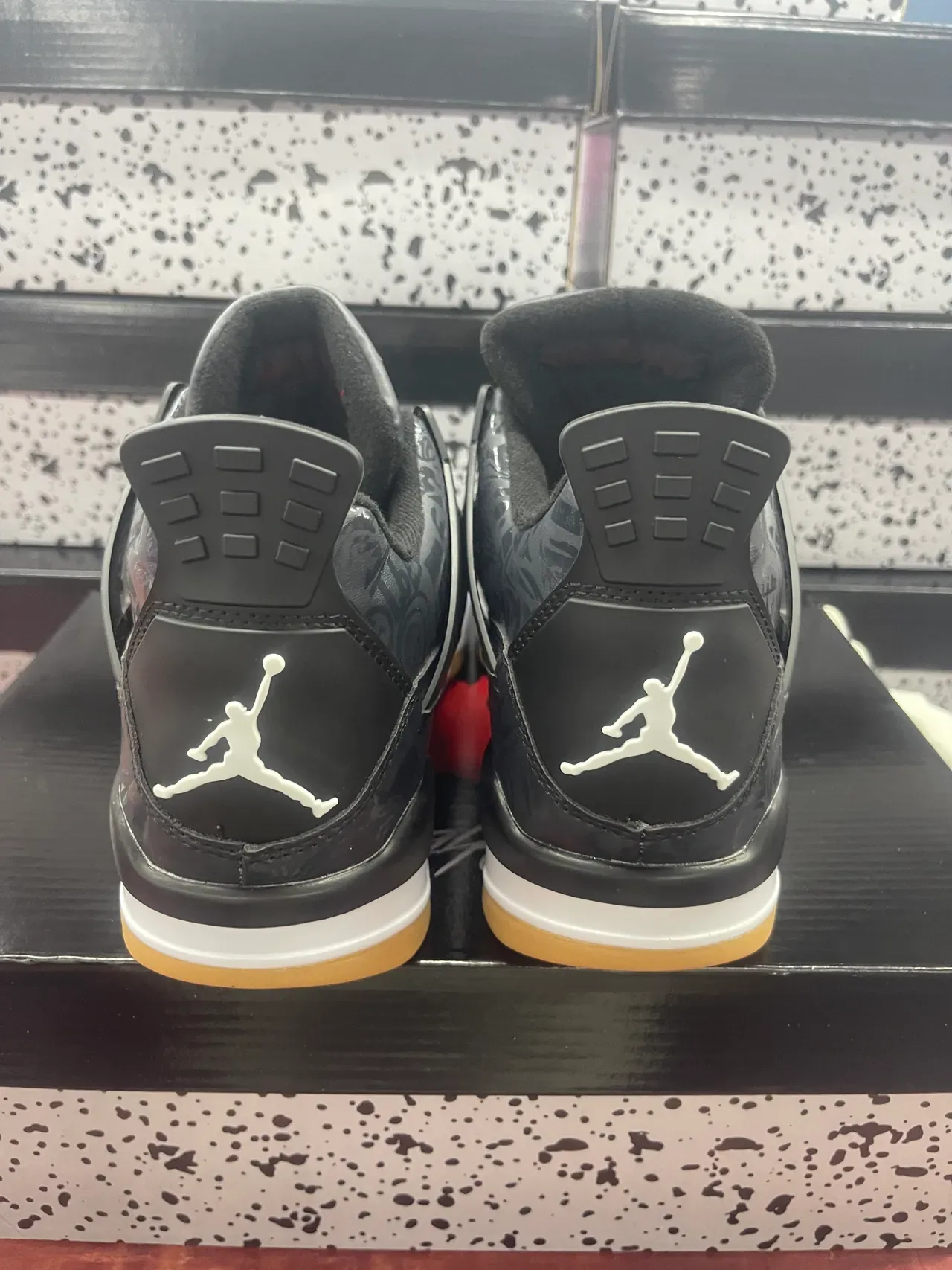 Air Jordan 4 Tênis de Basquete Preto Branco Alto Couro Patentado Brilhante 5