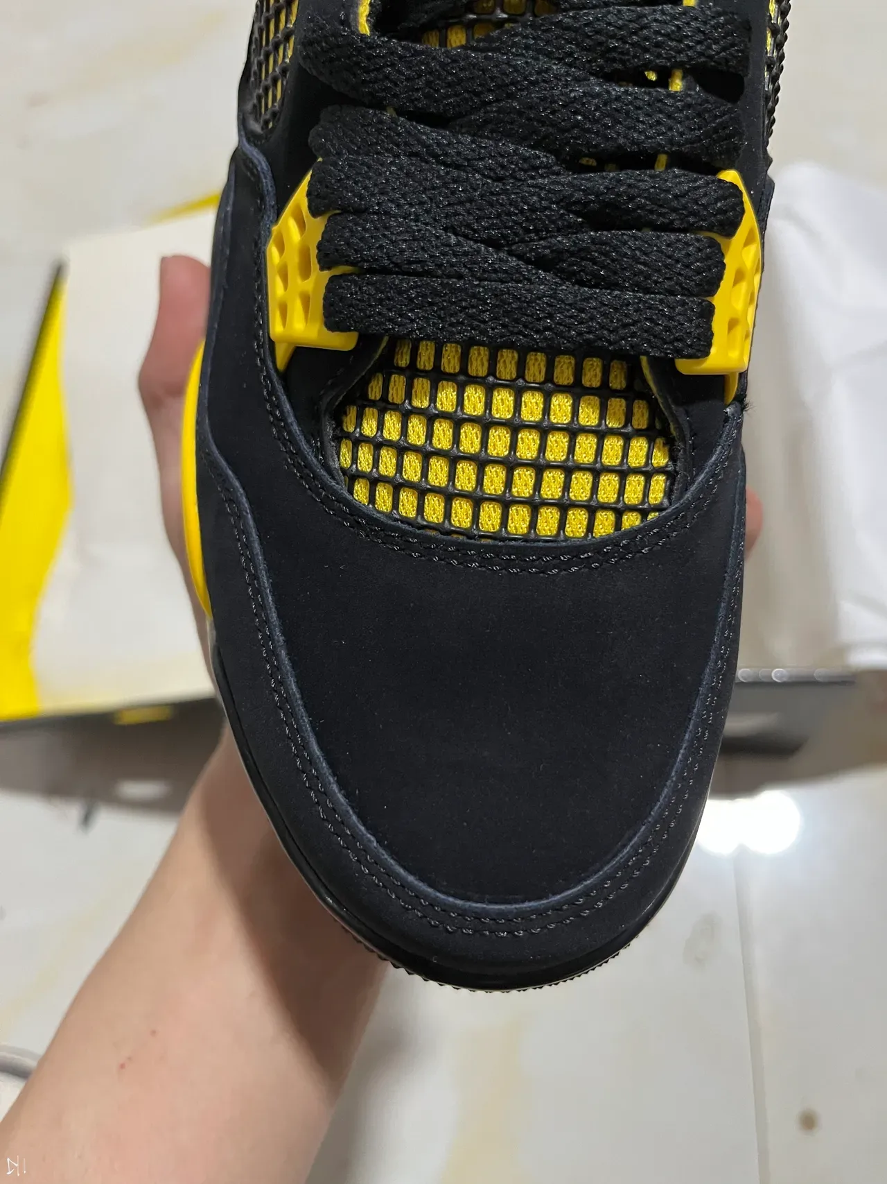 Air Jordan 4 Noir Jaune Chaussures de Basketball 3