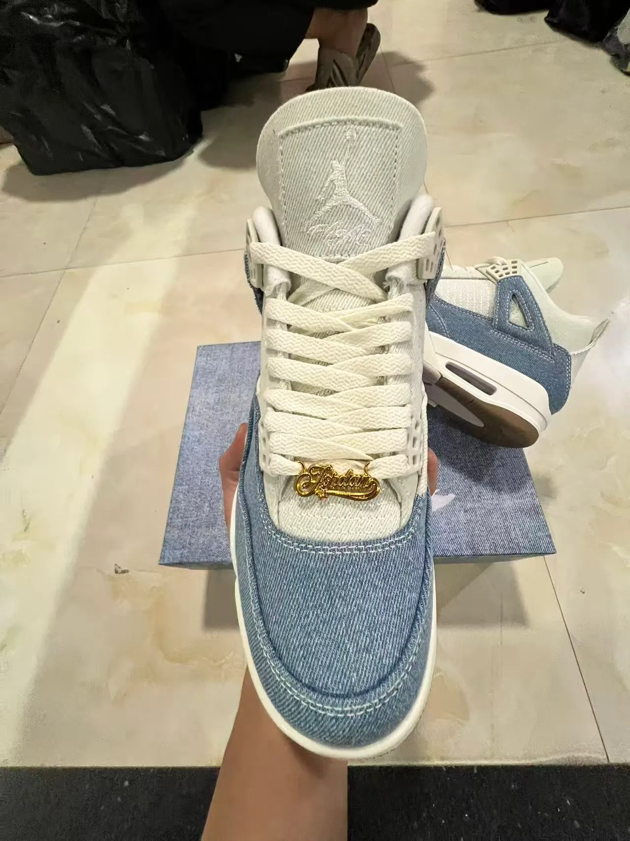 Air Jordan 4 Denim e Off-White Tênis de basquete lifestyle 3