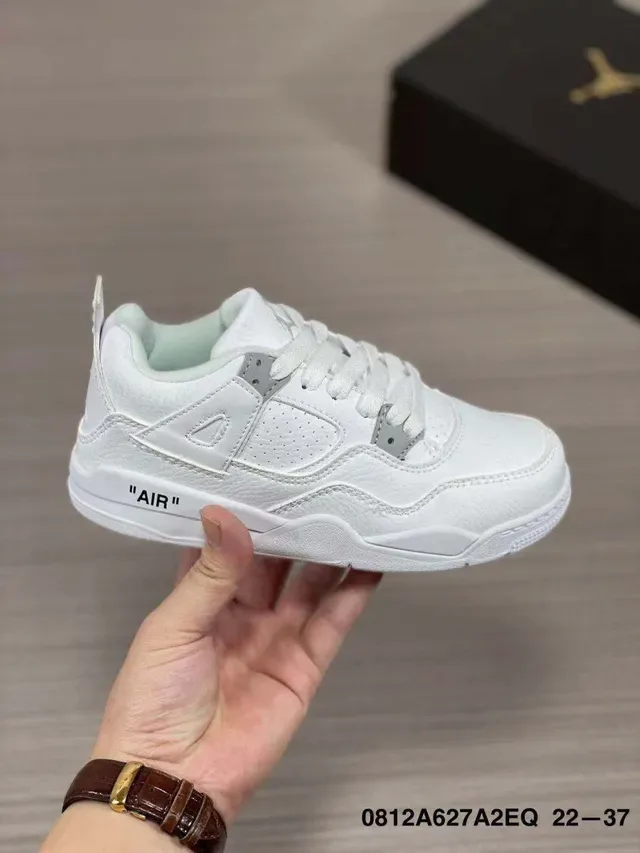 Zapatillas lifestyle Air Jordan 4 magenta y blanco 4