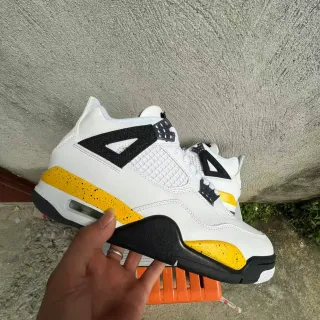 Air Jordan 4 सफेद काले पीले धब्बेदार बास्केटबॉल जूते