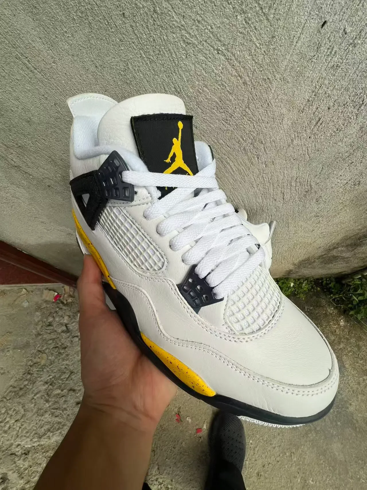 Air Jordan 4 सफेद काले पीले धब्बेदार बास्केटबॉल जूते 2