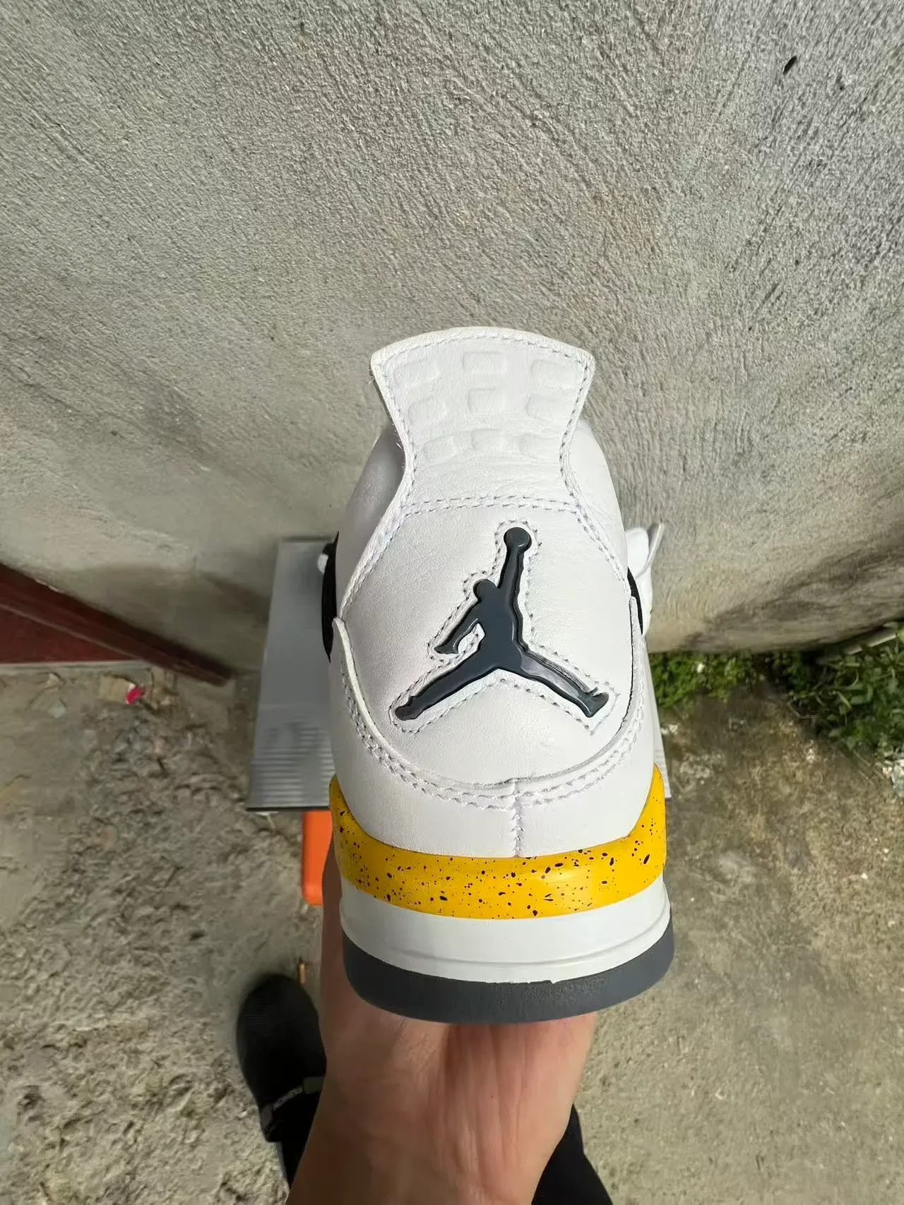 Air Jordan 4 सफेद काले पीले धब्बेदार बास्केटबॉल जूते 8