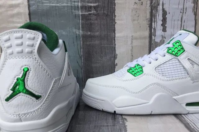 Chaussures de basketball Air Jordan 4 blanc et vert 4