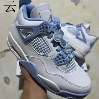 Air Jordan 4 白色浅蓝花卉蕾丝篮球鞋
