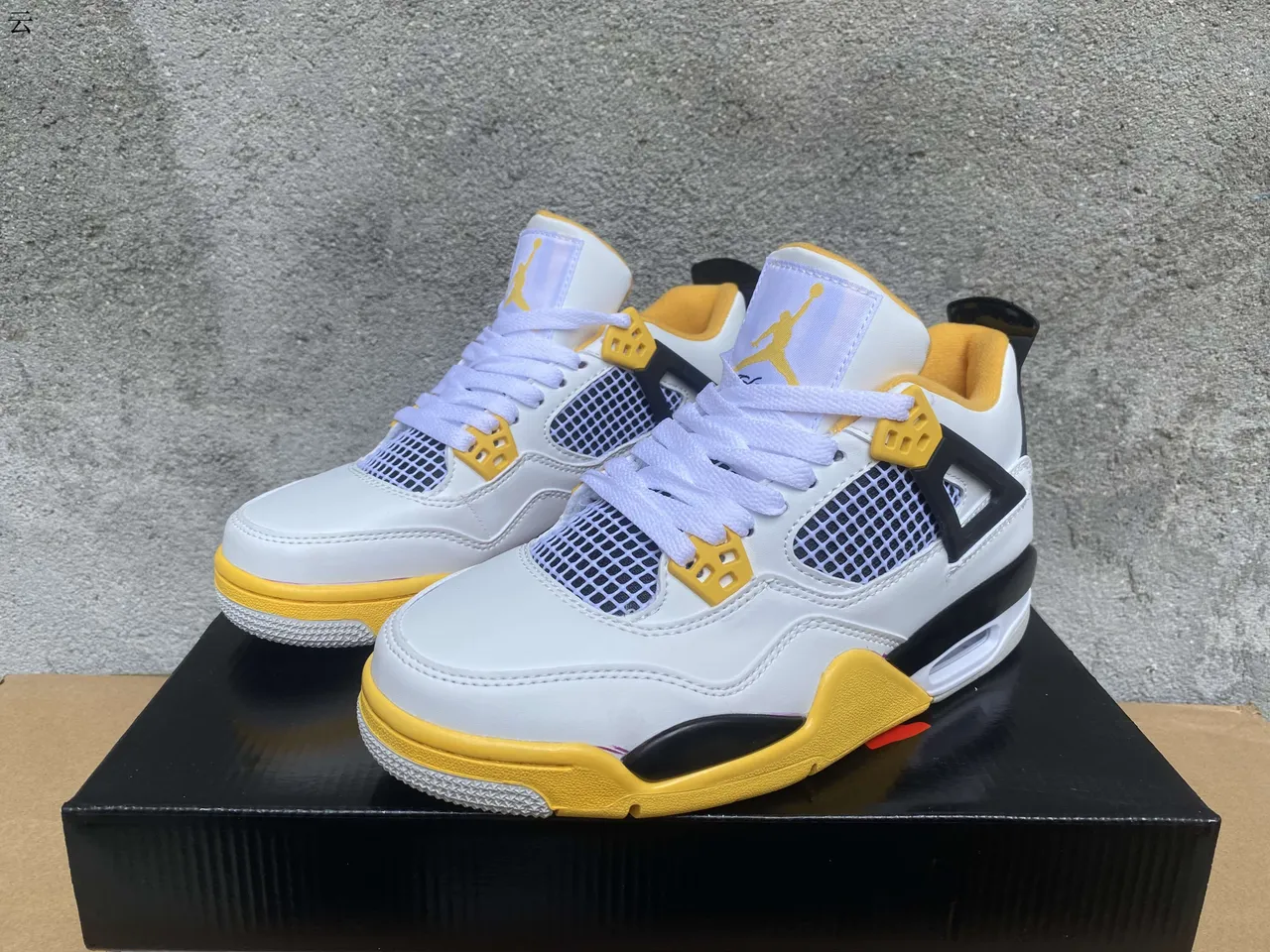 Air Jordan 4 White Yellow Black Basketball Shoes 4