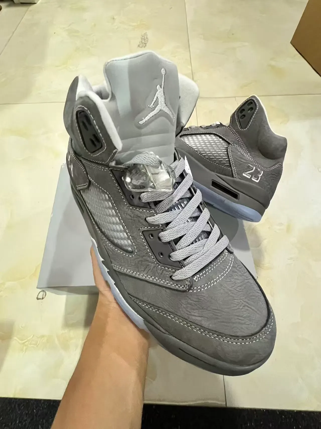Air Jordan 5 Cinza e Azul Claro Tênis de Basquete 2