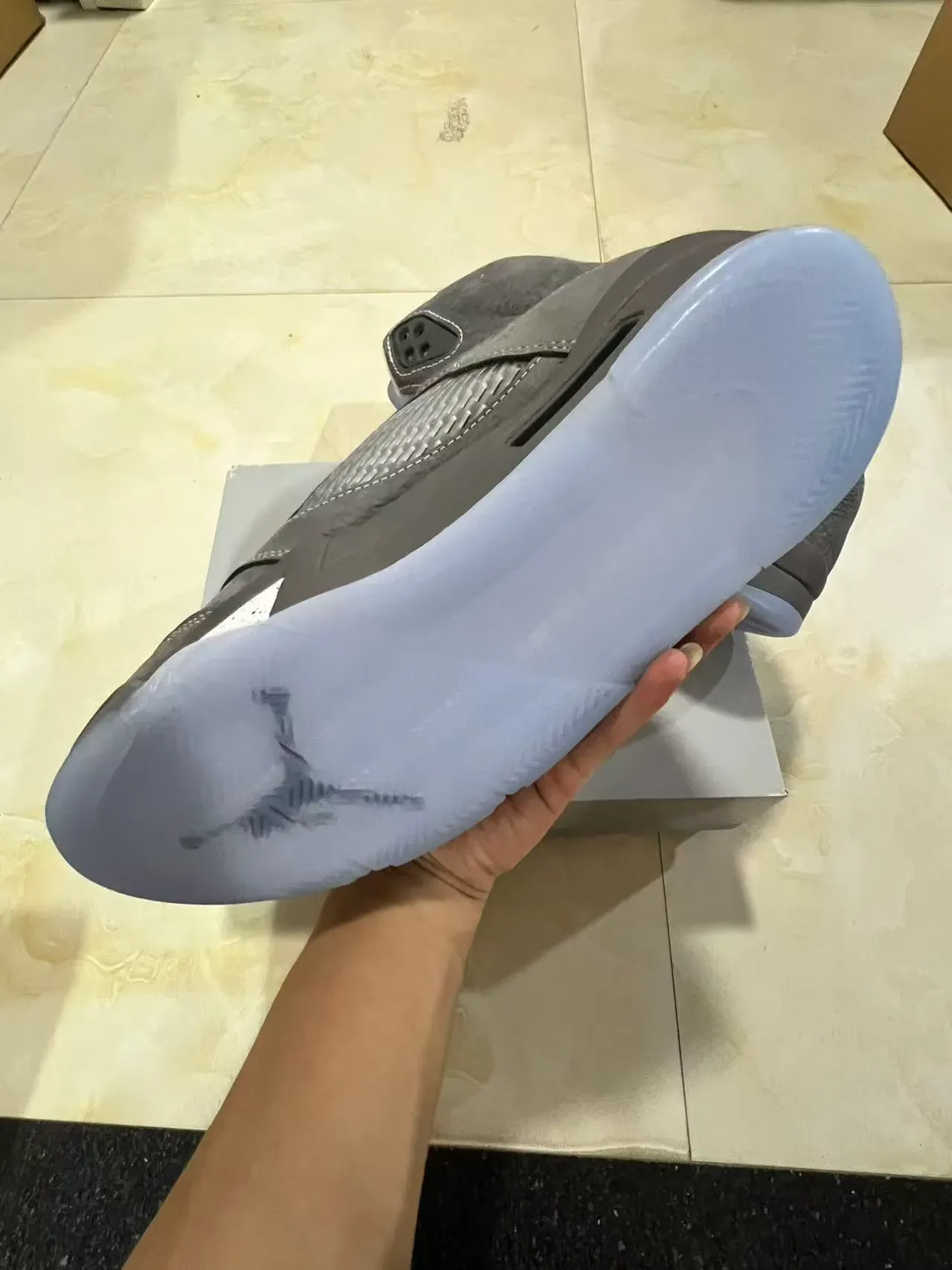 Air Jordan 5 Cinza e Azul Claro Tênis de Basquete 6