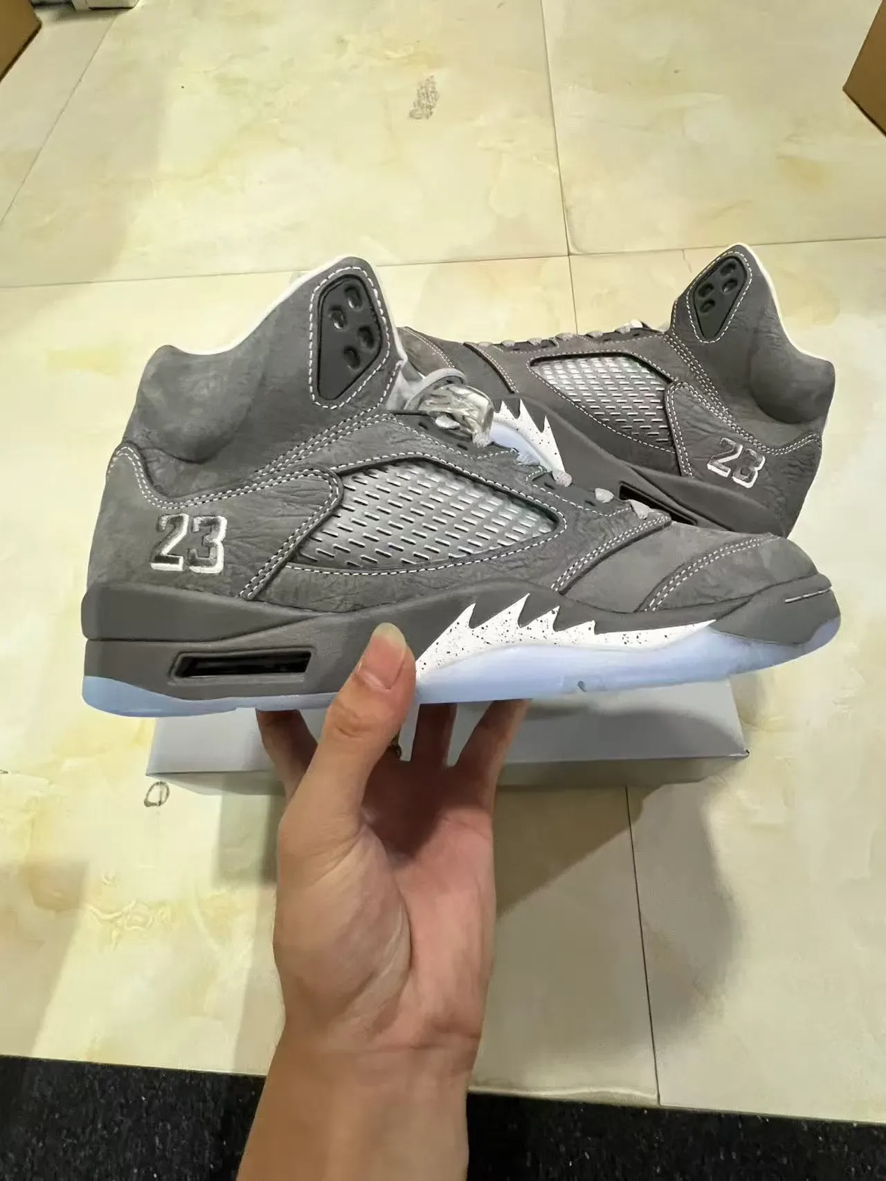 Air Jordan 5 Cinza e Azul Claro Tênis de Basquete 7