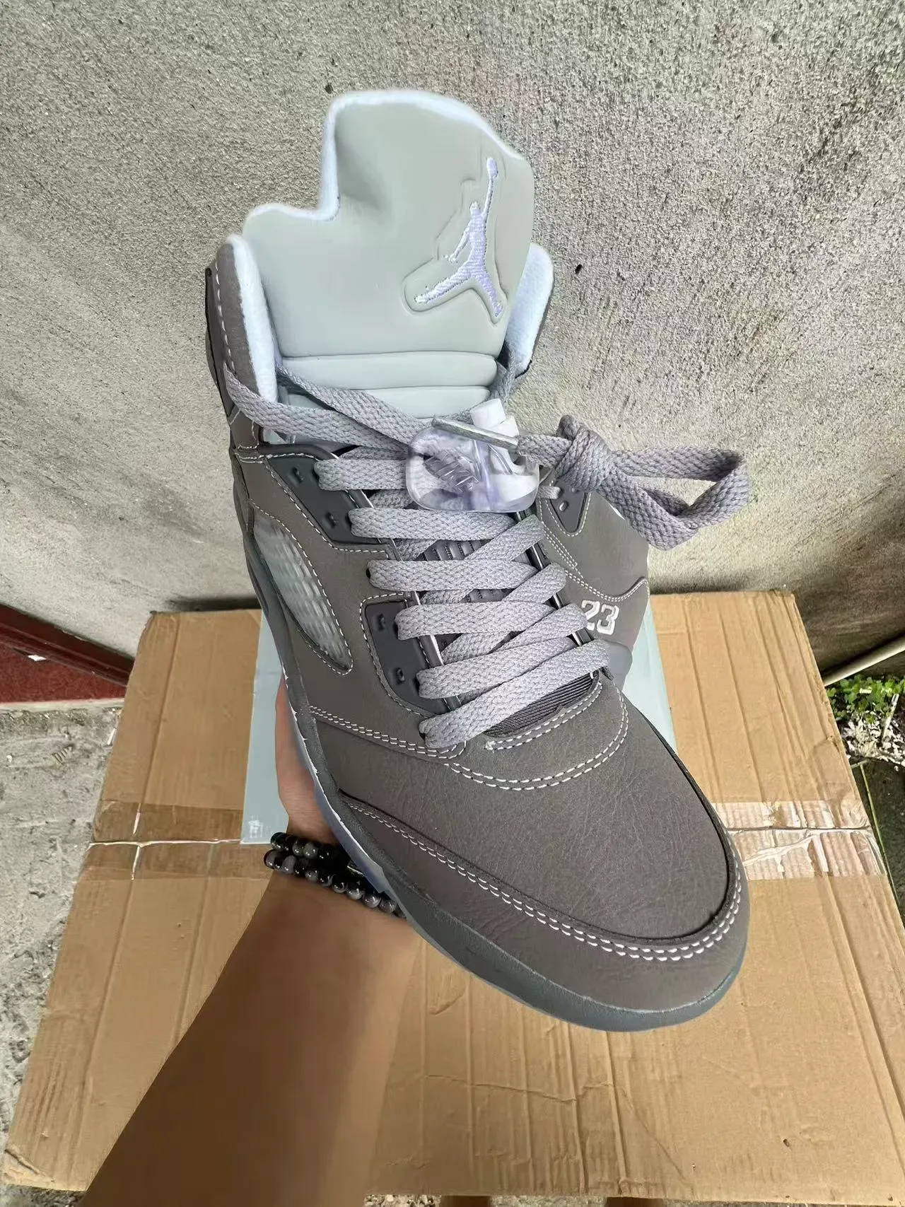 Air Jordan 5 أحذية كرة السلة الجلدية الرمادية العالية 2