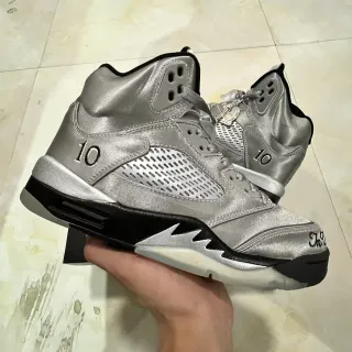 Air Jordan 5 金属银黑篮球鞋