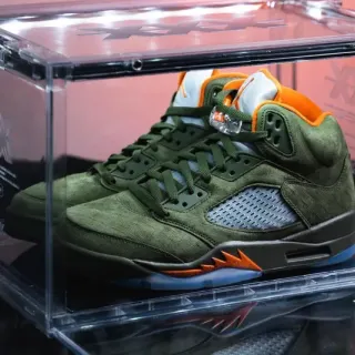 Air Jordan 5 橄榄绿和橙色篮球鞋