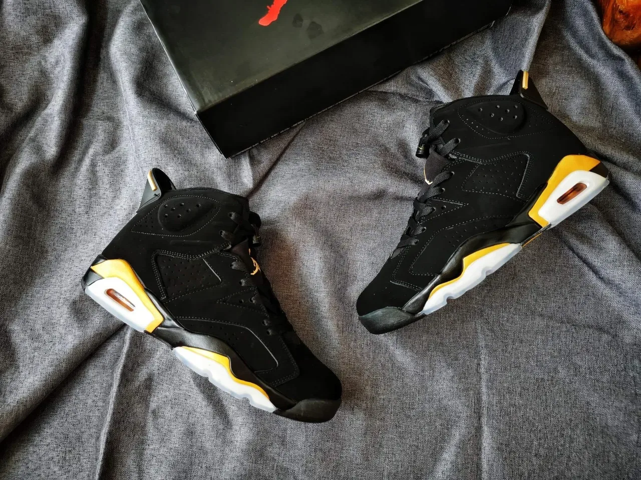 Air Jordan 6 Noir Doré Visible Air Chaussures de basket-ball 3