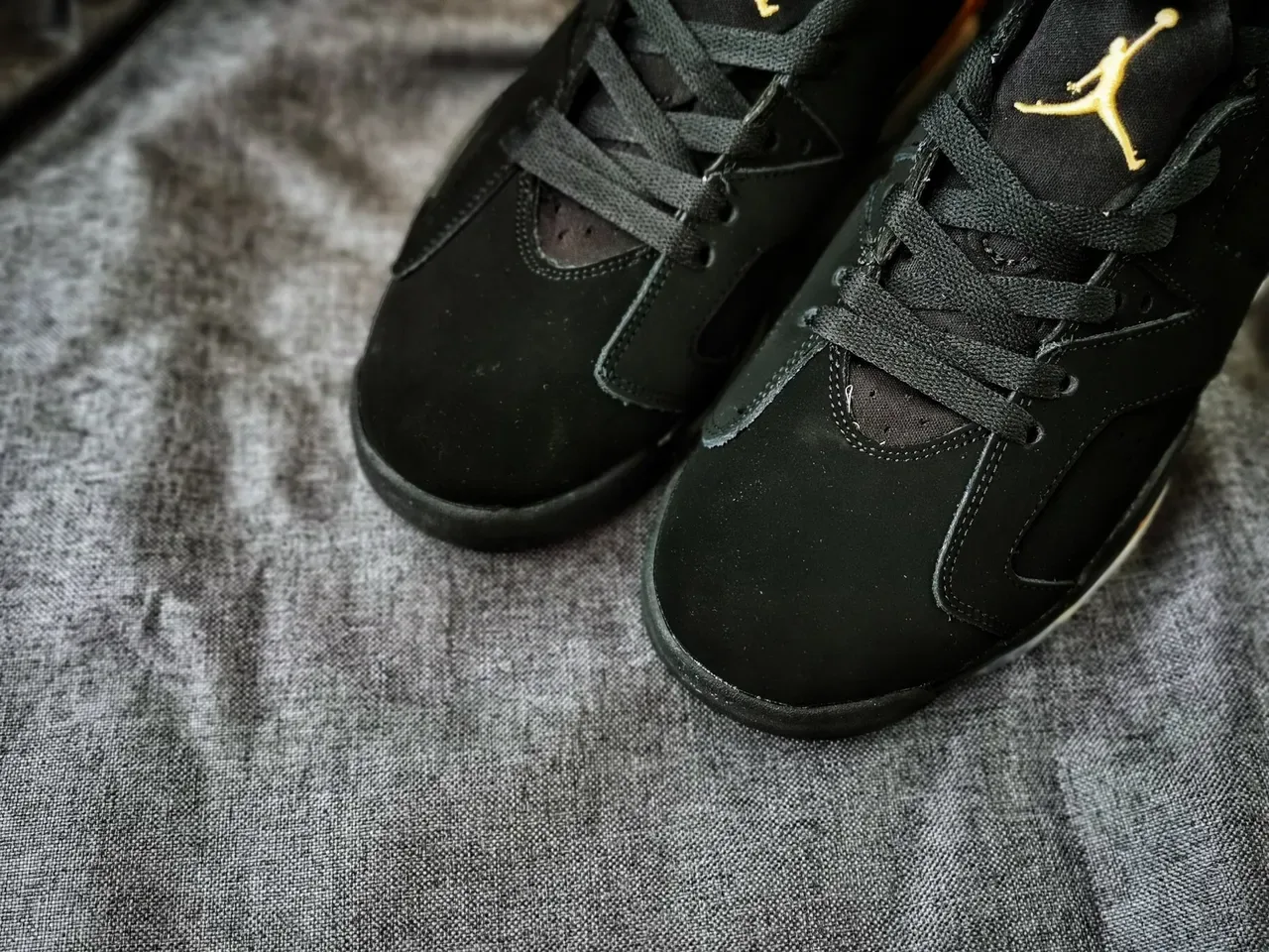 Air Jordan 6 Noir Doré Visible Air Chaussures de basket-ball 4