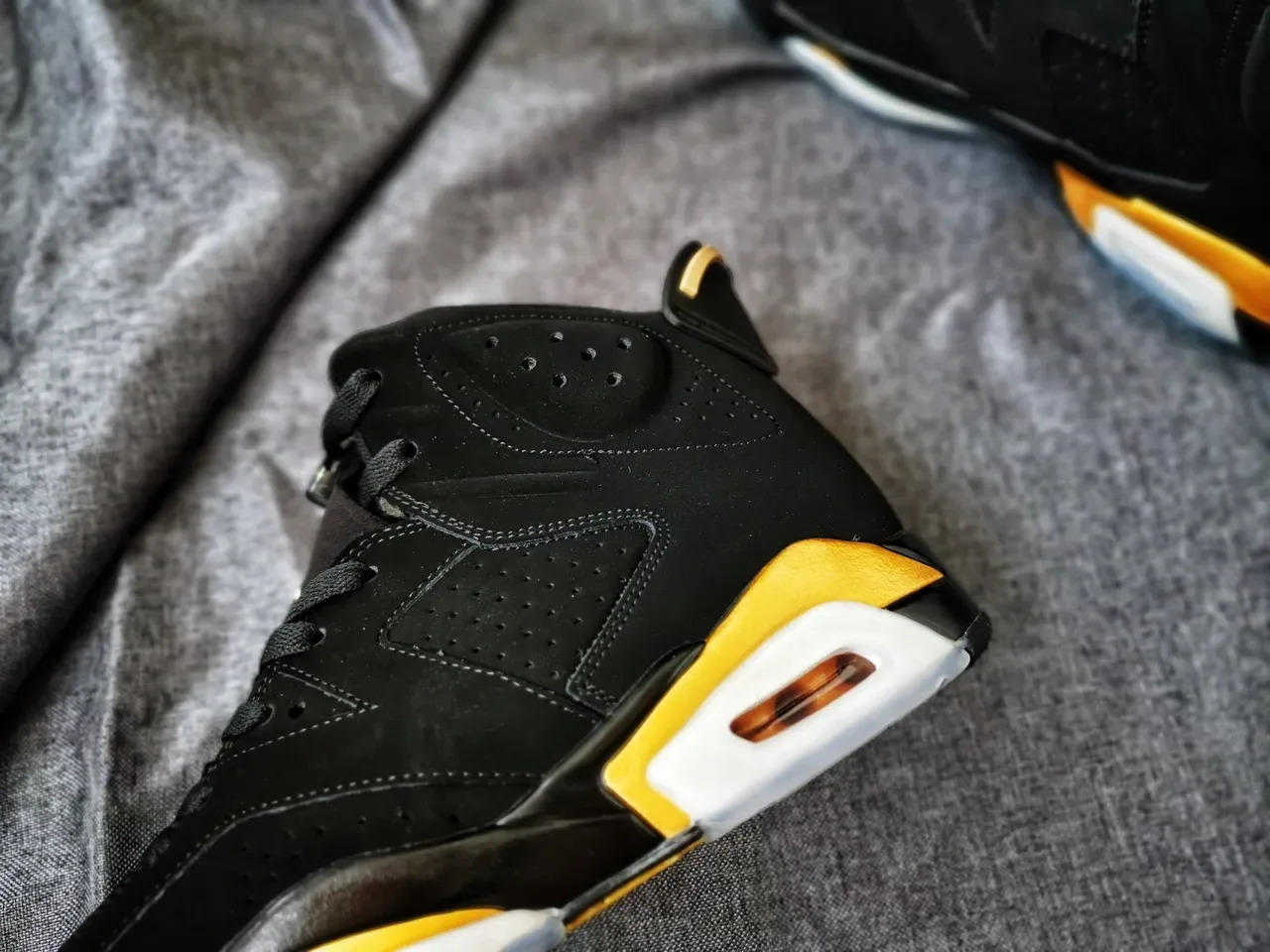 Air Jordan 6 Noir Doré Visible Air Chaussures de basket-ball 5