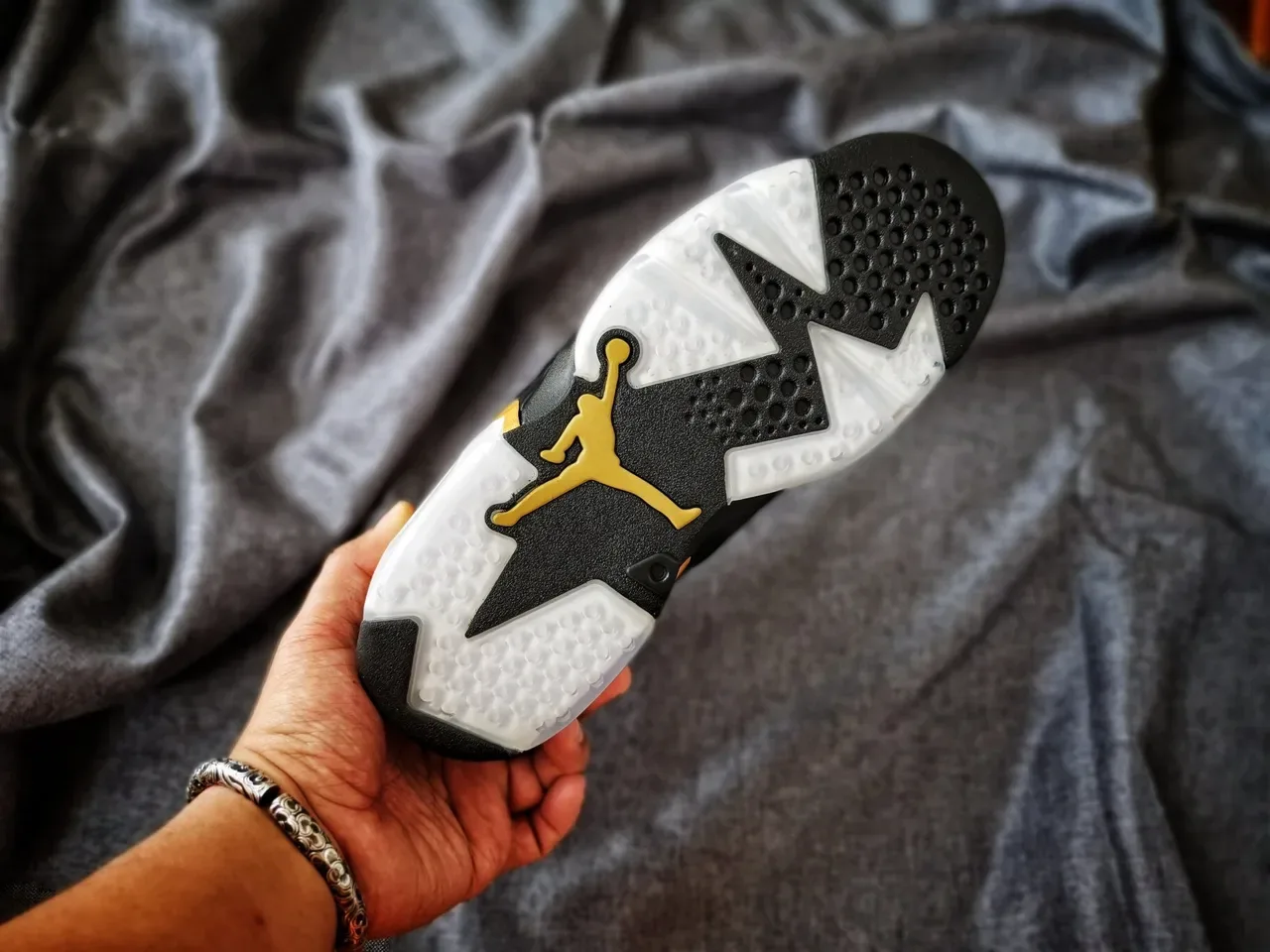 Air Jordan 6 Noir Doré Visible Air Chaussures de basket-ball 8