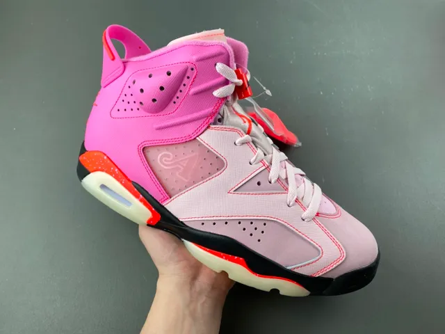 Chaussures de basketball Air Jordan 6 mouchetées rose et orange 11