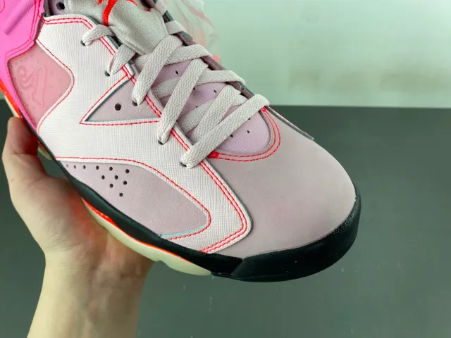 Chaussures de basketball Air Jordan 6 mouchetées rose et orange 12