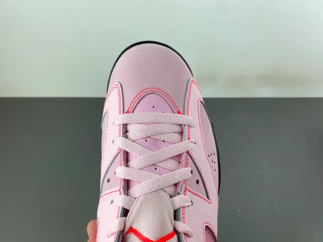 Chaussures de basketball Air Jordan 6 mouchetées rose et orange 15