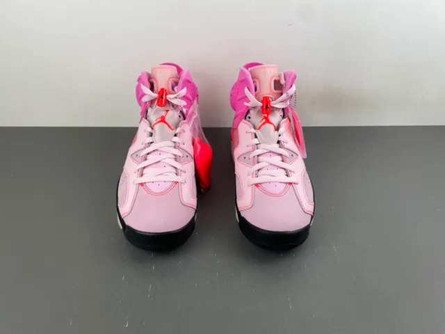 Chaussures de basketball Air Jordan 6 mouchetées rose et orange 20