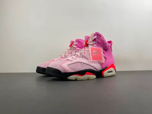 Chaussures de basketball Air Jordan 6 mouchetées rose et orange 21