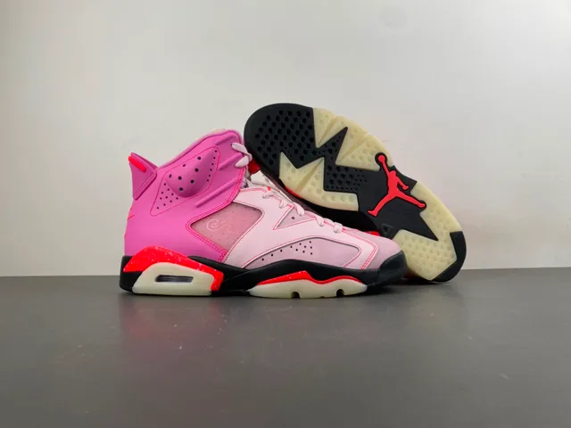Chaussures de basketball Air Jordan 6 mouchetées rose et orange 22