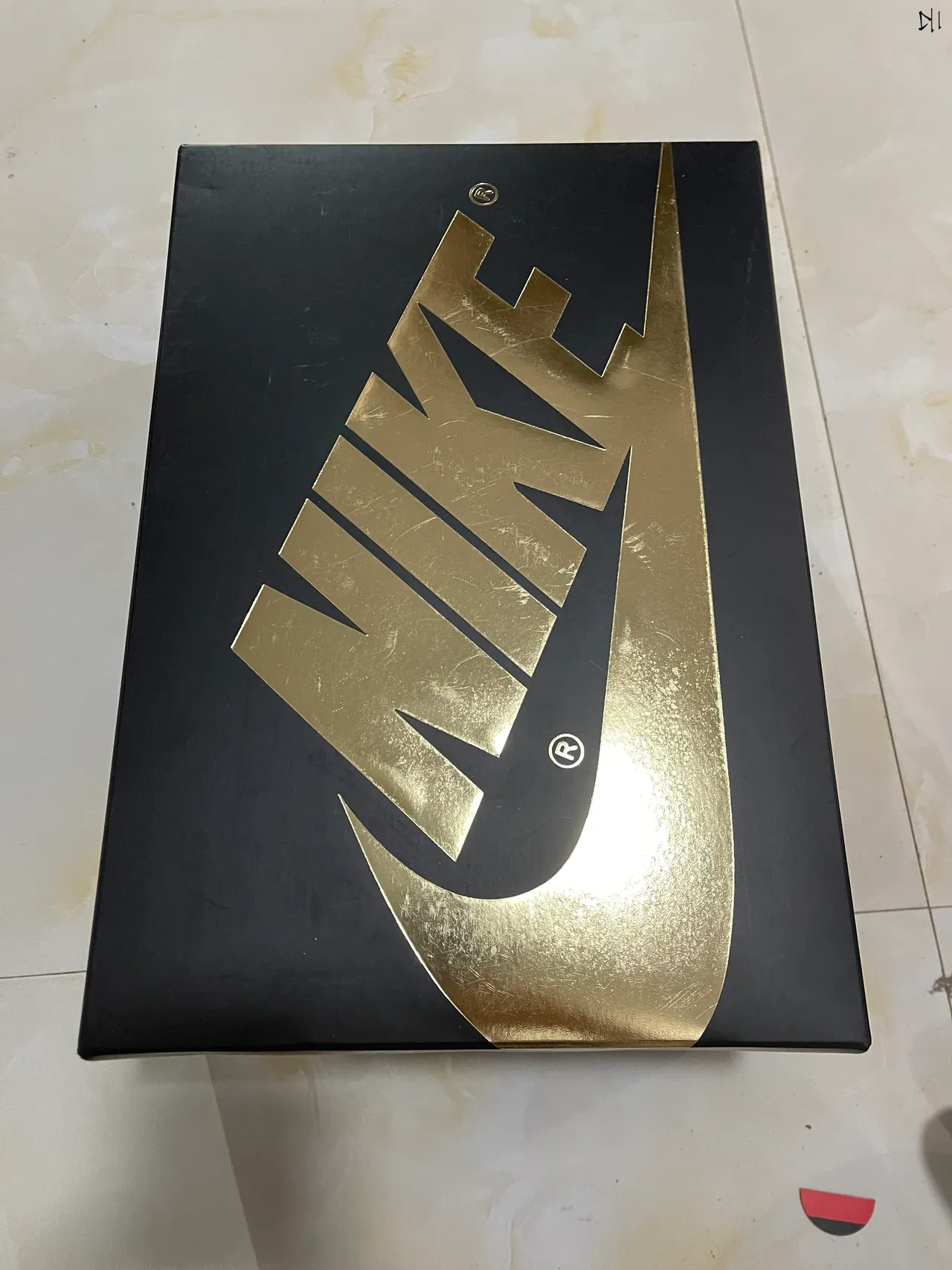 Tênis de basquete Air Jordan de cano alto preto e marrom com biqueira perfurada 10