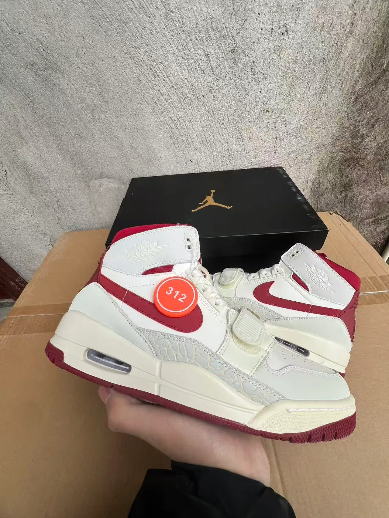 Air Jordan Legacy 312 Off-White y Rojo Zapatillas de Baloncesto 9