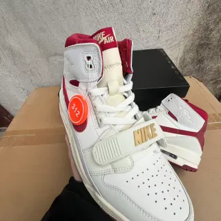 Air Jordan Legacy 312 Off-White e Vermelho tênis de basquete