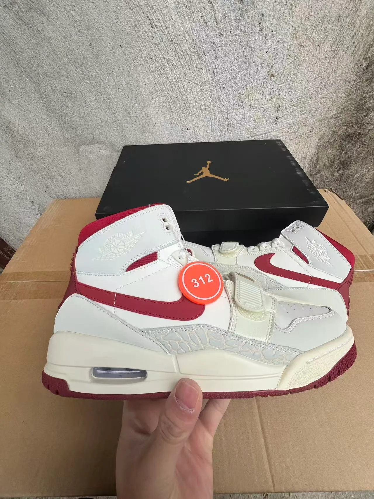 Air Jordan Legacy 312 Off-White y Rojo Zapatillas de Baloncesto 5