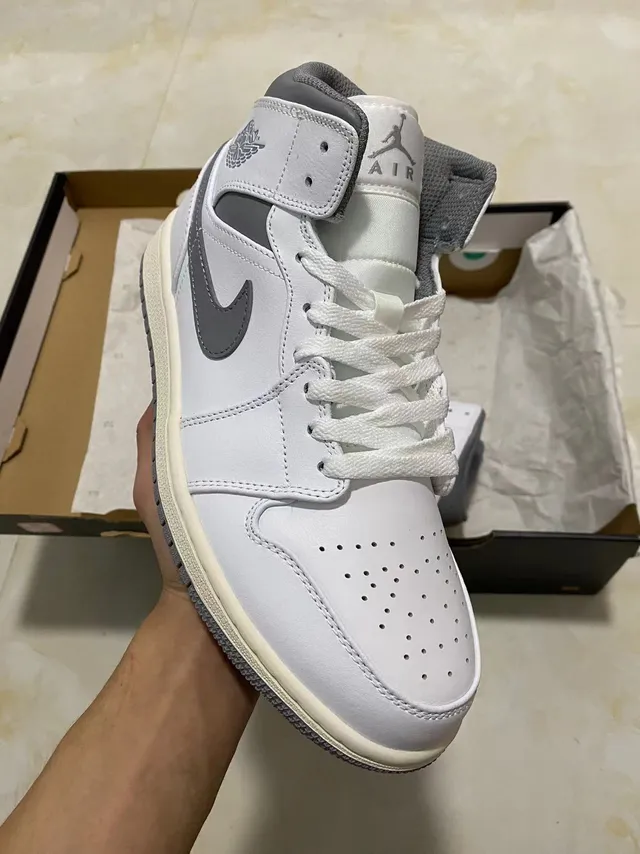 Air Jordan White Gray High-Top Leather Upper Basketball Shoes 2