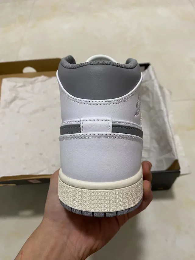 Air Jordan White Gray High-Top Leather Upper Basketball Shoes 6