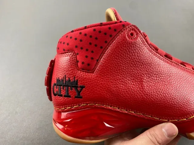 Air Jordan XX أحذية كرة السلة مدينة تاج ذهبي أحمر 3