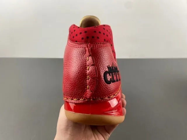Air Jordan XX أحذية كرة السلة مدينة تاج ذهبي أحمر 4