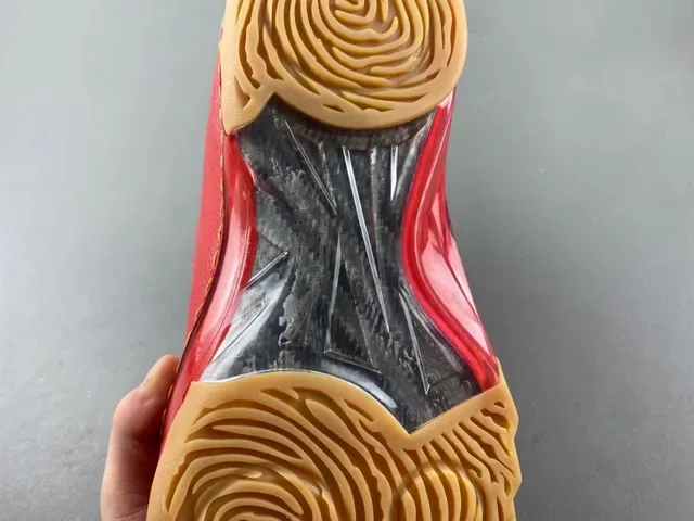 Air Jordan XX أحذية كرة السلة مدينة تاج ذهبي أحمر 7