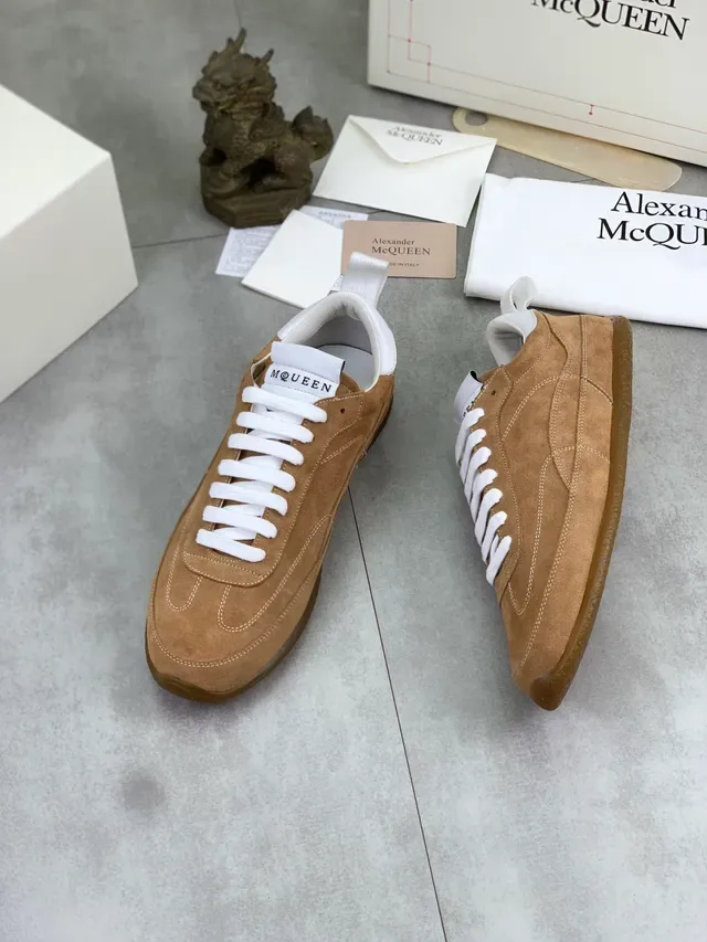 Alexander McQueen 棕白麂皮系带生活休闲鞋 5