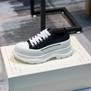 अलेक्जेंडर मैकक्वीन oversized काला और सफेद chunky sneakers