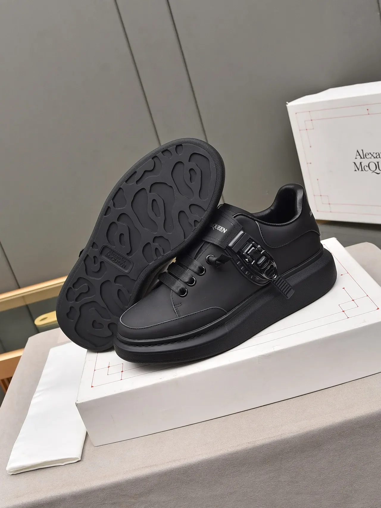 Alexander McQueen Oversized Sneaker Black Platform Sole Leather Upper Chunky Sneakers 4