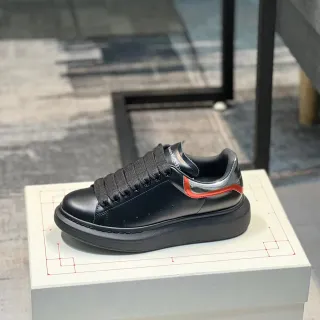 Alexander McQueen ओवरसाइज्ड स्नीकर काला लाल चांदी लाइफस्टाइल स्नीकर