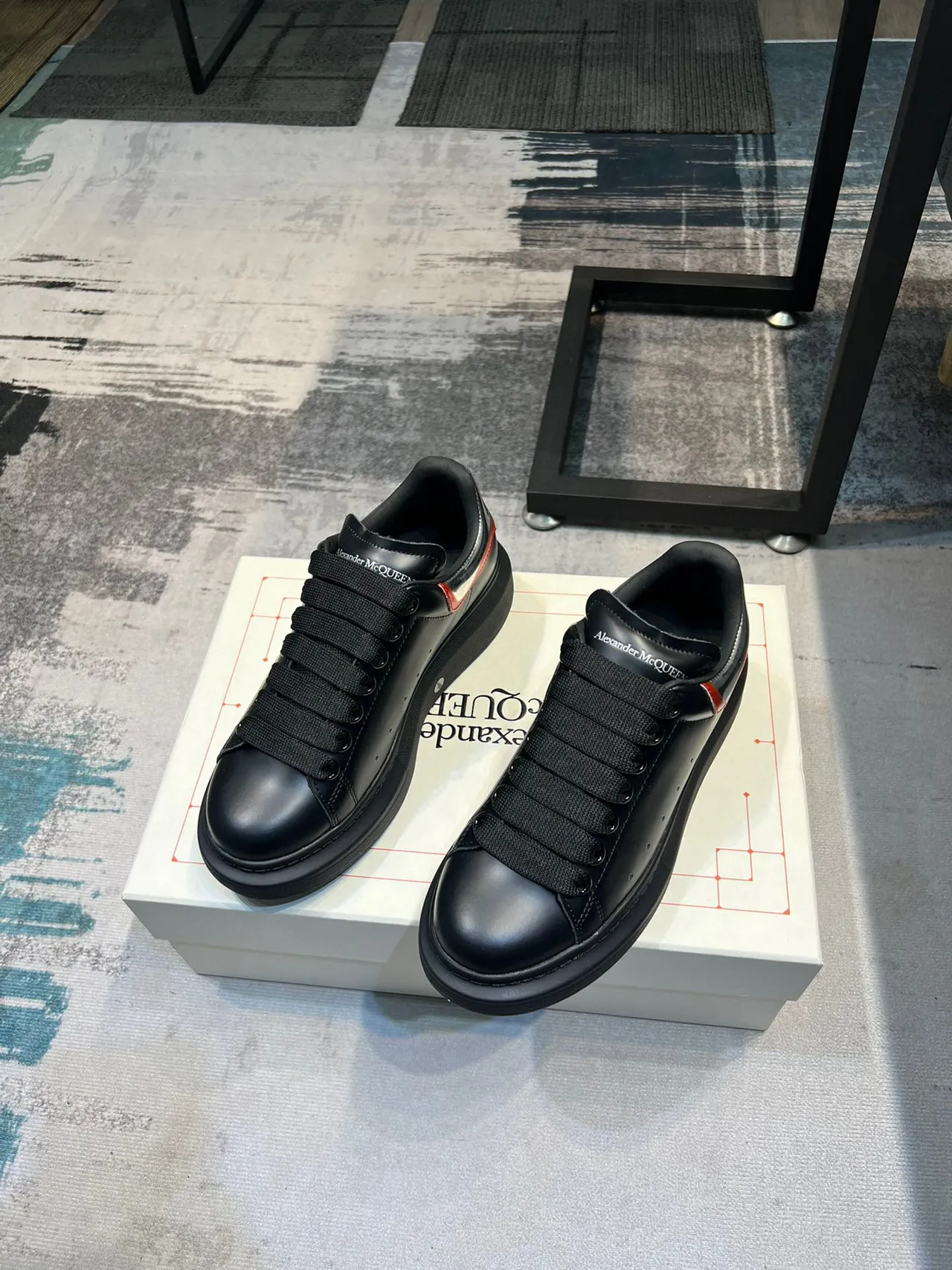 Alexander McQueen 超大运动鞋 黑色 红色 银色 生活方式运动鞋 6