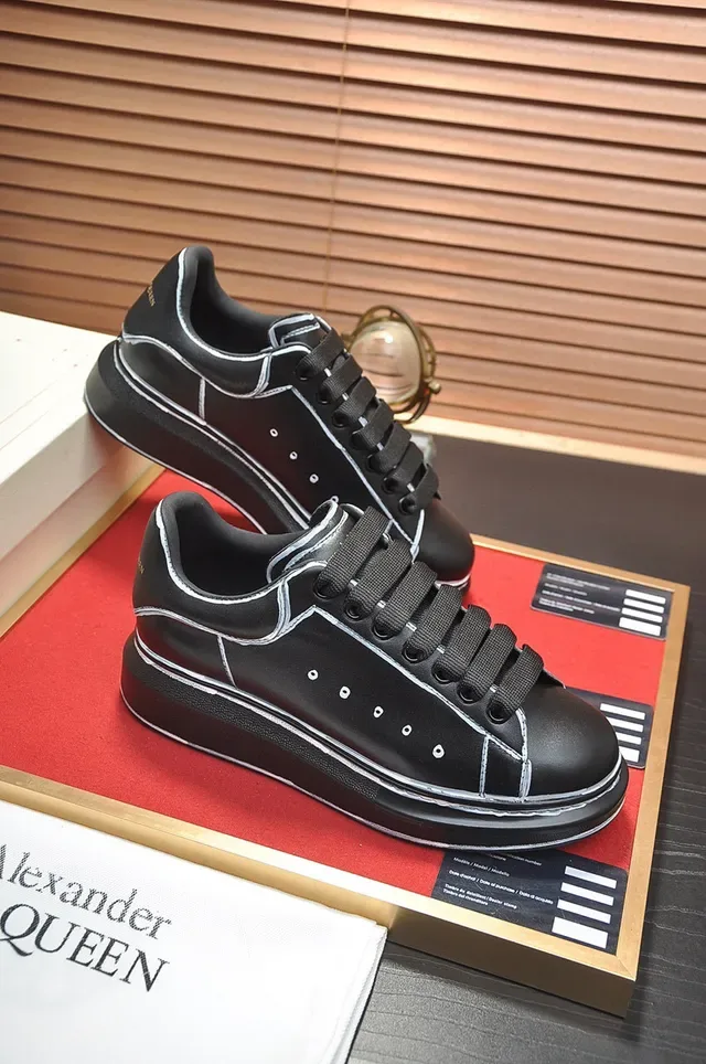 Alexander McQueen Oversized Sneaker Black White Silhouette Contrast Stitching Lifestyle Sneakers 5